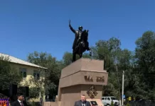 В Беловодске торжественно открыли памятник Чаа бию