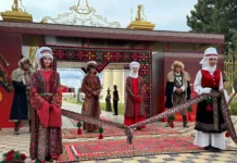 На Иссык-Куле стартовал всемирный фестиваль традиционной культуры и музыки «Рух-Санат»
