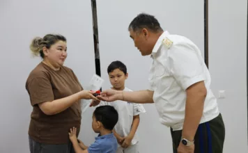 Соттолгон Даниэл Ажиевдин жубайына батир жана унаа берилди