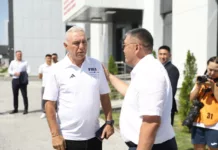 Камчыбек Ташиев встретился с обладателем «Золотого мяча» и лучшим бомбардиром ЧМ-1994