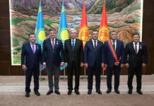 Казакстан президенти Кыргызстандын мамлекеттик жана коомдук ишмерлерин “Достык” ордени менен сыйлады