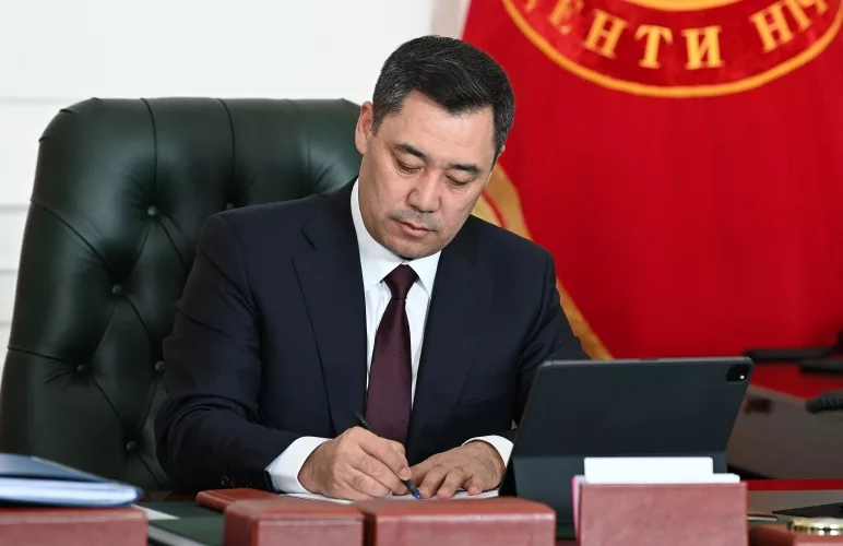 prezident podpisal Президент подписал закон о глубинной очистке пляжей и штрафах за мусор
