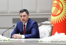 Садыр Жапаров с возражениями вернул в парламент законопроект о наделении экс-спикеров Жогорку Кенеша привилегиями