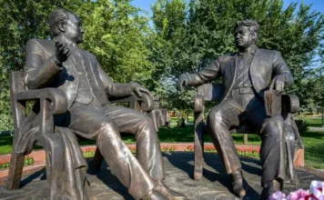 «Памятник Айтматову и Ауэзову — это не камень прошлого, а вектор будущего»