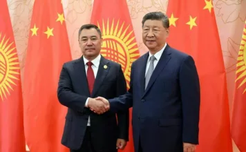 Садыр Жапаров Кытай Эл Республикасынын төрагасы Си Цзиньпин менен жолугушту