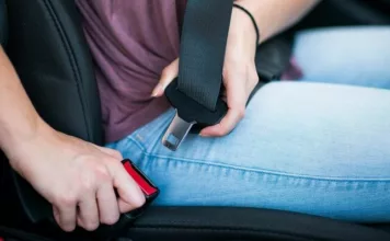 За неделю в КР выявили более 400 тысяч непристегнутых водителей и пассажиров