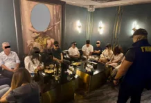 ГКНБ выявил в Бишкеке секс-притон для иностранцев, законспирированный под караоке-клуб.