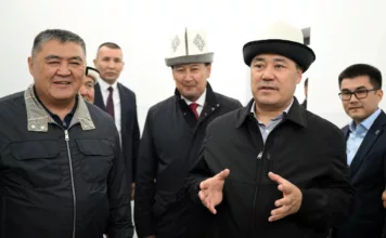 Кара-Сууда «Манас» стадиону ачылды. Ага президент жана УКМК төрагасы катышты