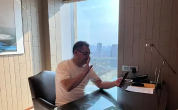 Садыр Жапаров провел разговор по видеосвязи с основателем крупнейшей криптовалютной биржи Binance