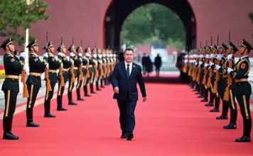 Садыр Жапаров Пекинде Жеңиштин 80 жылдыгына арналган парадга катышты