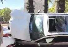 В центре Бишкека произошло жесткое ДТП с участием трех машин