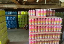 Контрафактную автохимию продавали под видом известных брендов в Джалал-Абаде