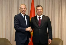 Садыр Жапаров Улуу Британиянын экс-премьер-министри Тони Блэр менен жолугушту