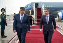 Казакстандын премьер-министри Олжас Бектенов Кыргызстанга келди
