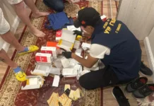 В Бишкеке задержаны иностранцы, создавшие офис по выводу денег через фальшивые карты