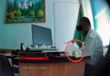 Задержан чиновник налоговой службы Бишкека при получении взятки