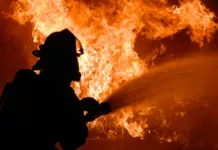 «Алкан» базарынан чыккан өрт өчүрүлдү. Жабыркагандар жок