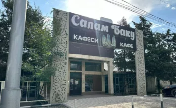 В Бишкеке мэрия сносит кафе «Салам, Баку» на пересечении улиц Анкара и Ч. Валиханова.