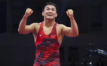 Эрназар Акматалиев завоевал бронзовую медаль на чемпионате мира по борьбе в Хорватии.