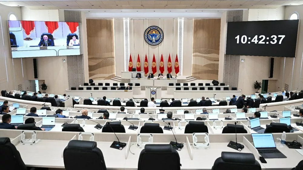 photo 2025 09 23 11 30 03 ЖК комитети парламенттин өзүн-өзү таркатуу сунушун жактырды