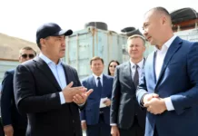 Президент Нарында социалдык объектилердин жана жолдордун курулушу менен таанышты