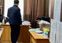 Преподавателя КГМА задержали при получении взятки в 150 тысяч сомов от студентов