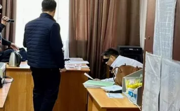 Преподавателя КГМА задержали при получении взятки в 150 тысяч сомов от студентов