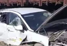 Близ Бишкека произошло страшное ДТП — автомобиль столкнулся с поездом