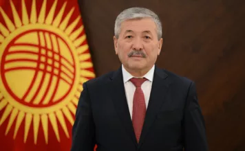 Адылбек Касымалиев дипломатиялык кызматкерлерди кесиптик майрамы менен куттуктады
