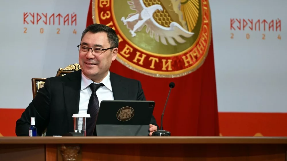 3047818.53586f83bb00fdbd25bd2da8dd264b78 Президент Кыргызстана перенес дату курултая