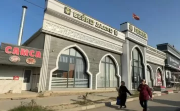 В Оше вывески с названиями кафе, ресторанов и предприятий теперь будут на кыргызском языке — такое поручение дал мэр южной столицы