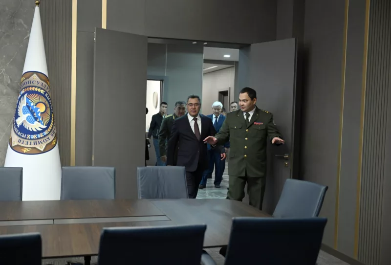 5413335862181231247 садыр жапаров открыл новое здание главного управления гкнб в бишкеке