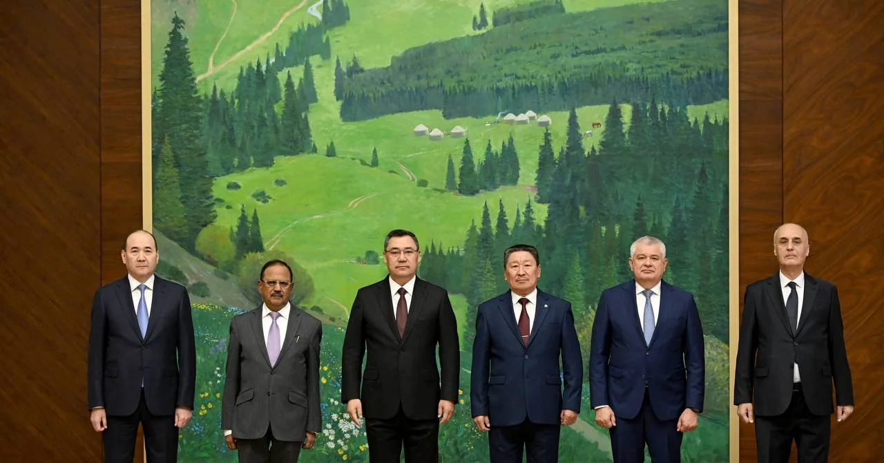 54431164009075 ncHN3Xl.max 2560x1440.format webp.jpegquality 90 Садыр Жапаров принял секретарей Совбезов стран ЦА и советника по нацбезопасности Индии