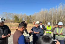 Ташиев заложил капсулу под строительство спорткомплекса в Ак-Талинском районе