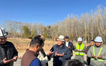 Ташиев заложил капсулу под строительство спорткомплекса в Ак-Талинском районе