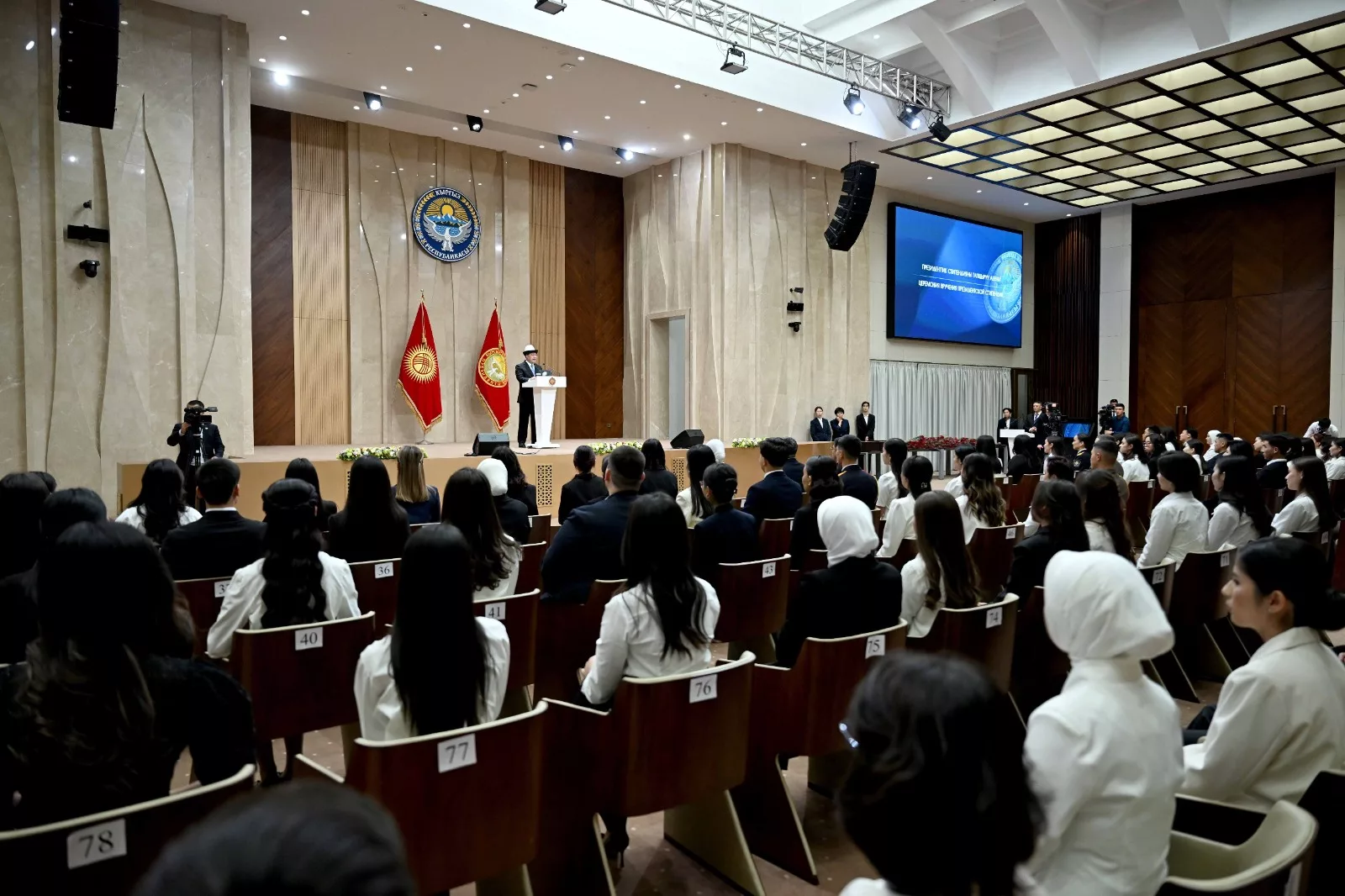 WhatsApp Image 2025 10 31 at 12.10.12 Президент: Кыргызстандын билим берүү системасы эл аралык талаптарга ылайык жаңыртылууда