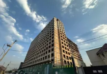 УКМК Бишкектеги “Мадина резиденс” көп кабаттуу үйүнүн курулушунда мыйзам бузууларды аныктады