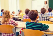 Онлайна не будет. Школы Бишкека сегодня учатся в обычном режиме