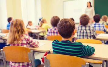 Онлайна не будет. Школы Бишкека сегодня учатся в обычном режиме