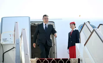 Садыр Жапаров прибыл в Таджикистан на саммиты СНГ и “Центральная Азия – Россия”