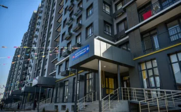 В Бишкеке открыли обещанную школу на первом этаже госипотечного дома «Мурас»