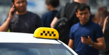 С 1 декабря в Кыргызстане нельзя будет таксовать на авто с правым рулем, а все таксисты до этого дня должны получить лицензии, напомнили в УПСМ Главная