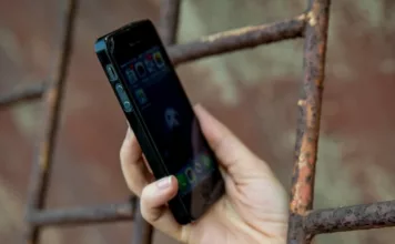 В Кыргызстане ужесточили ответственность за передачу телефонов заключенным