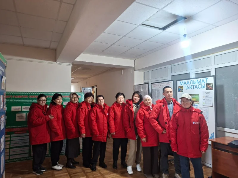 1763965662.max 2560x1440.format webp.jpegquality 90 Соцработники Бишкека получили новую спецодежду