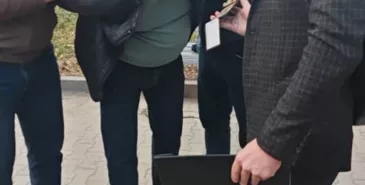 «Требовал 350 тысяч сомов». Адвоката задержали по подозрению в вымогательстве Главная