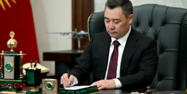 Садыр Жапаров вводит новую должность для усиления борьбы с коррупцией в КР Главная