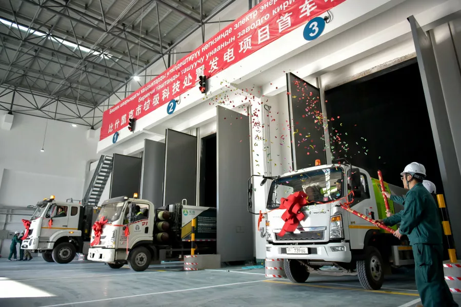 409158 Для нового мусороперерабатывающего завода не хватает отходов из Бишкека, сообщил Садыр Жапаров.