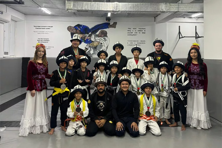 411556 w h500 1764232879 r Спортсмены из КР выиграли 11 медалей на чемпионате мира по джиу-джитсу в ОАЭ