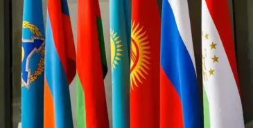 В Бишкеке начинается саммит ОДКБ. Генсек организации поприветствовал президента Кыргызстана Главная