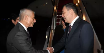 Садыр Жапаров прибыл с рабочим визитом в США Главная